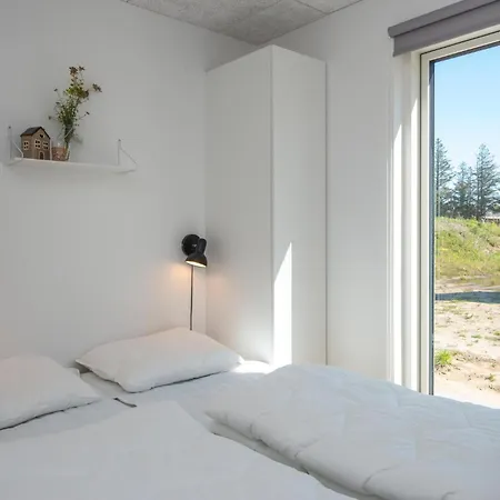 4 Bedroom In Romo